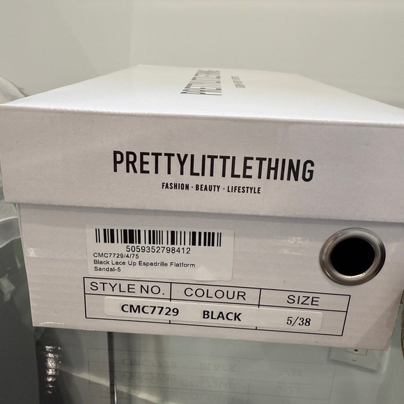 Prettylittle Thing Lace Up Platform Espadrille Black Sandals NEW (sz 7) - Picture 5 of 5